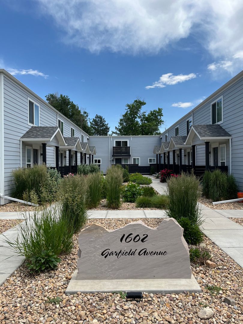 Louisville Apartment: 1602 Garfield Avenue  - Unit 11