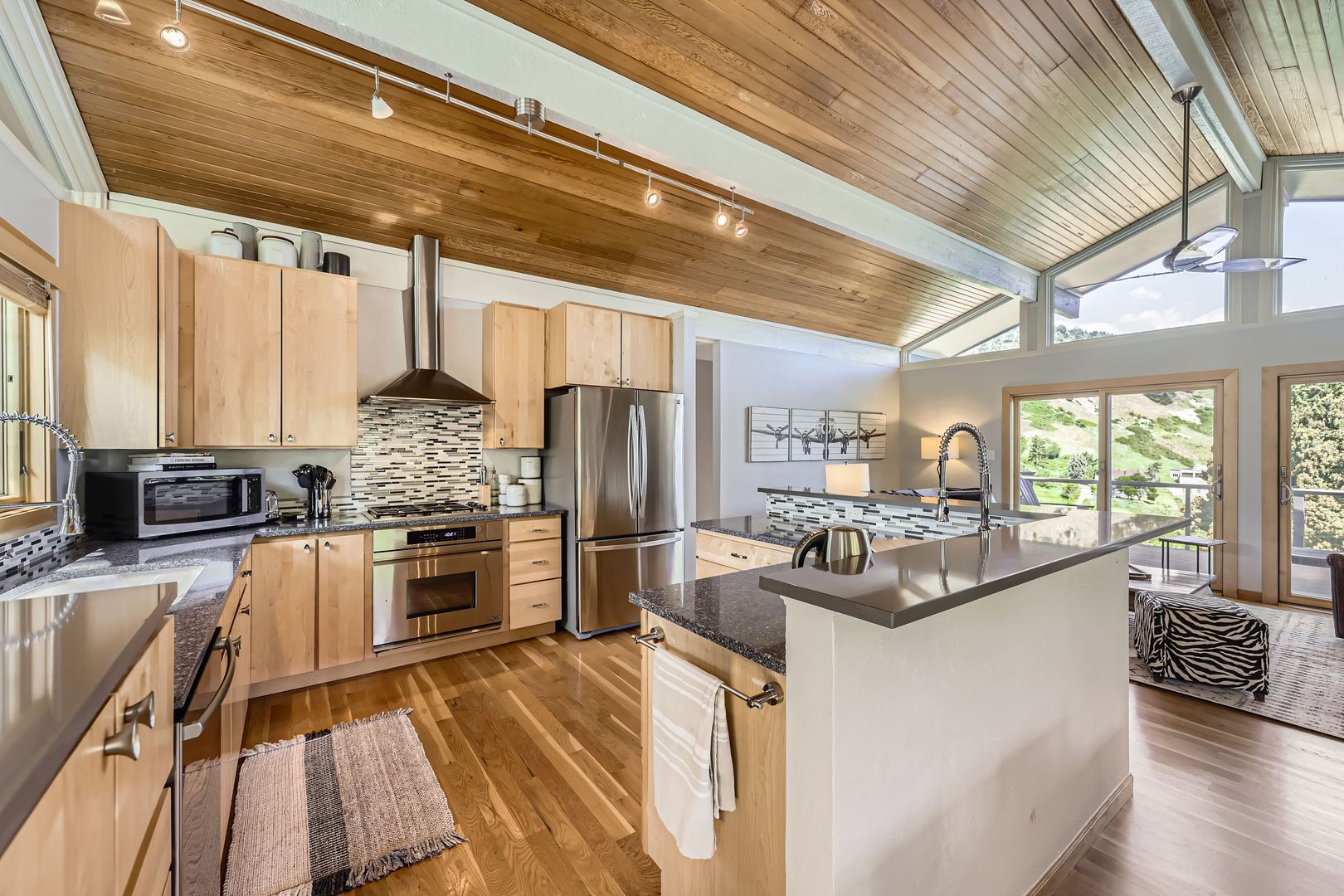 Boulder House: 389 S Cedar Brook Rd