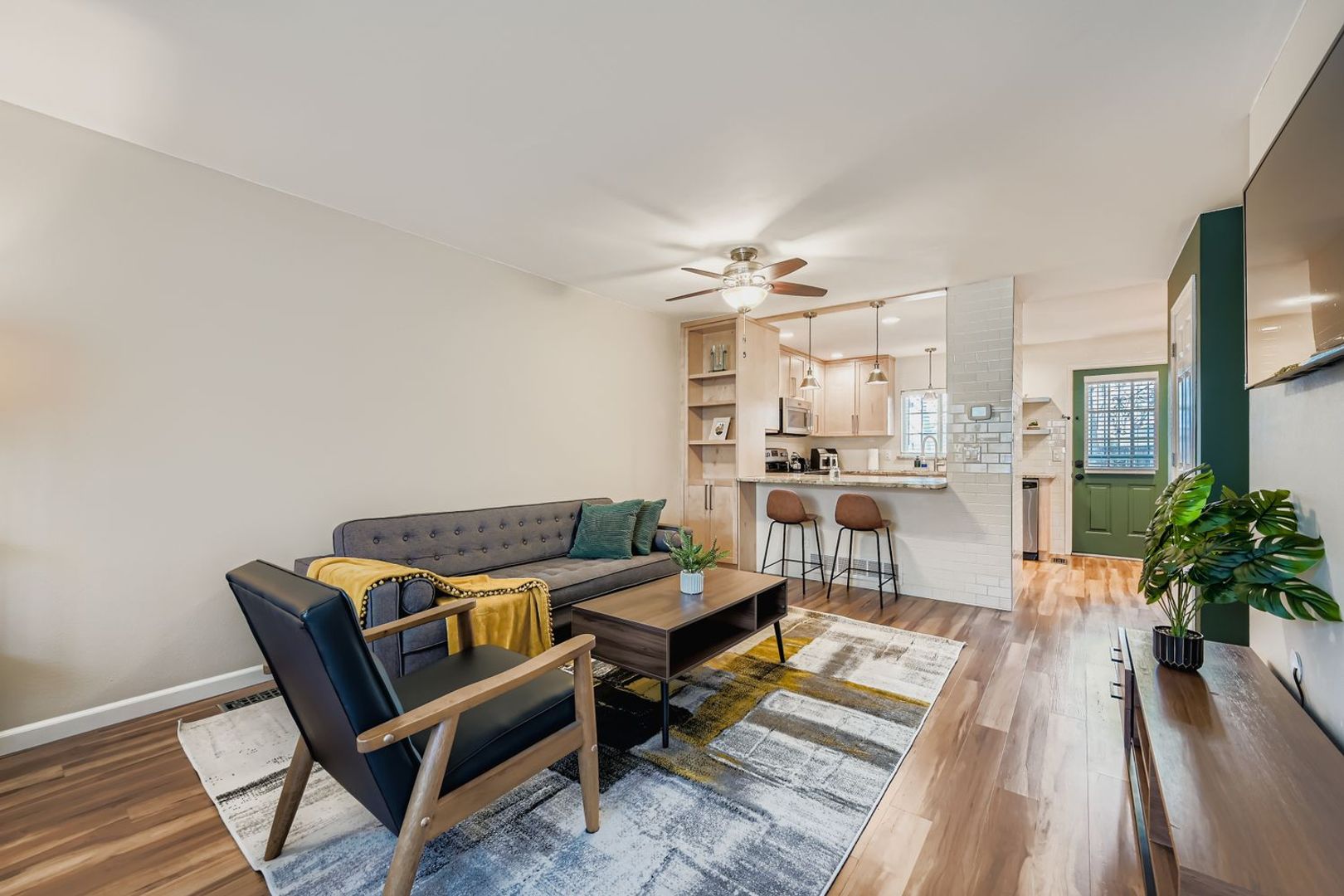 Louisville House: 338 Pheasant Run