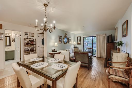 Ideal Downtown 1 BDR Close to Shops & Trails – photo 1