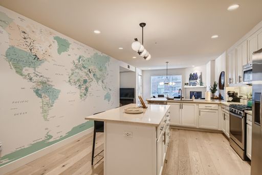 Modern 1 BDR in Peloton - Ground Floor – photo 1