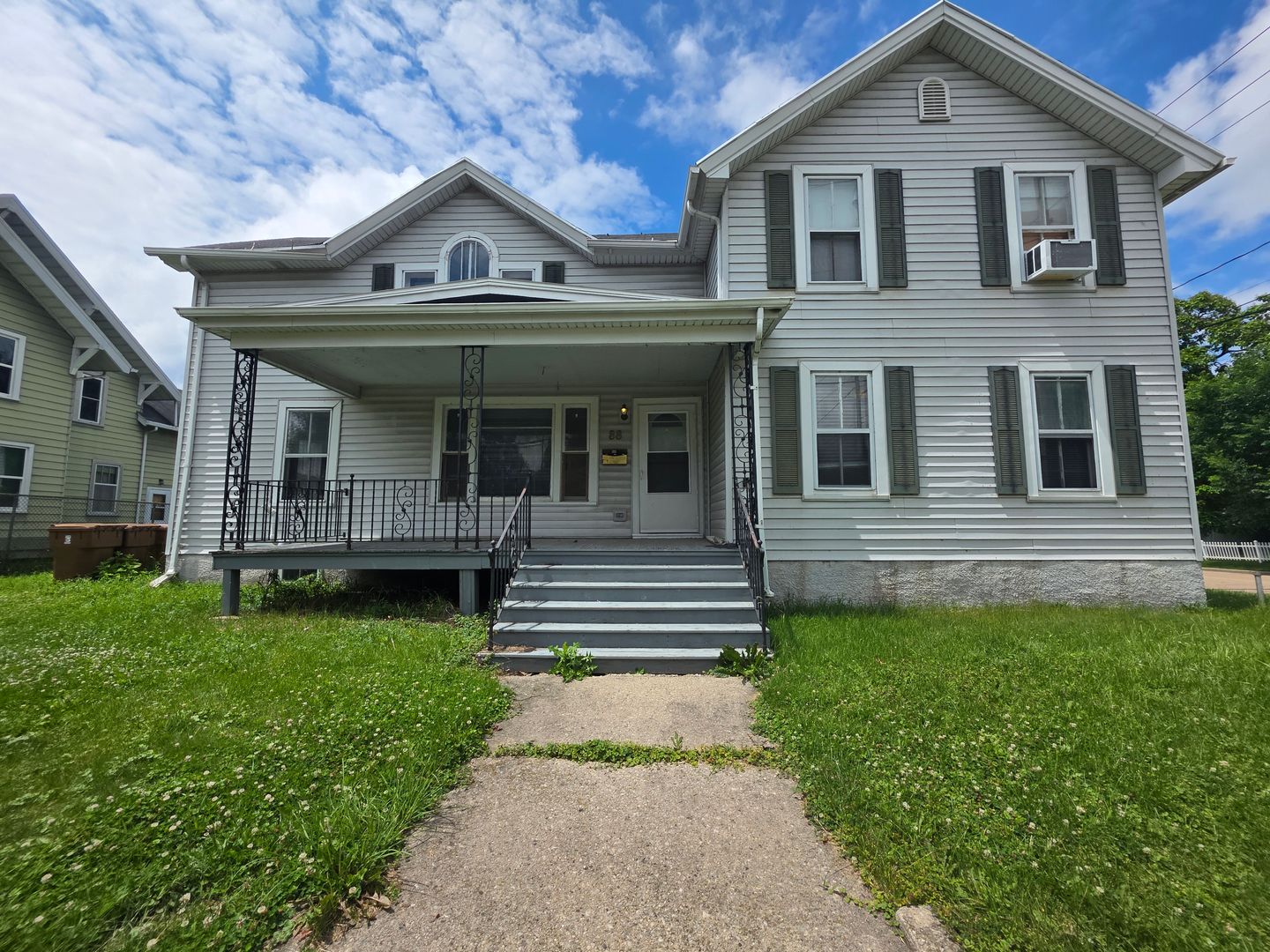 Menasha Apartment: 88 Milwaukee Street