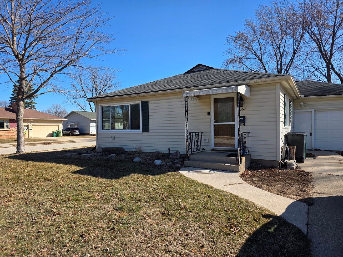 Fond du Lac House: 367 Mowhawk Avenue