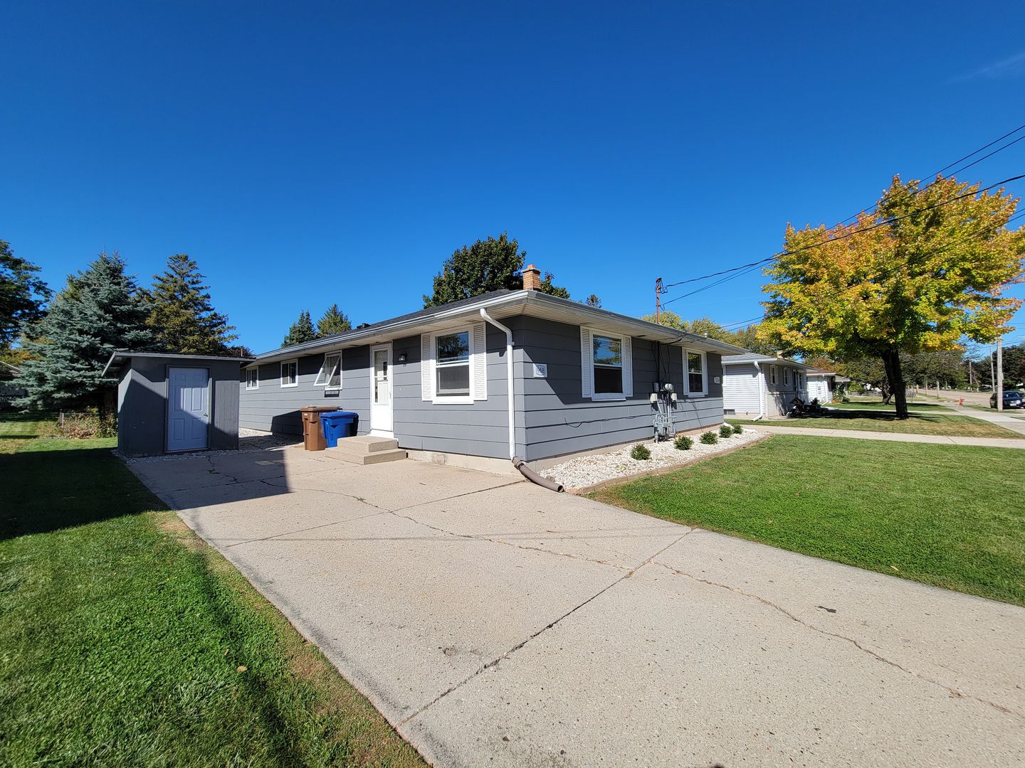 Menasha House: 968 Grove Street