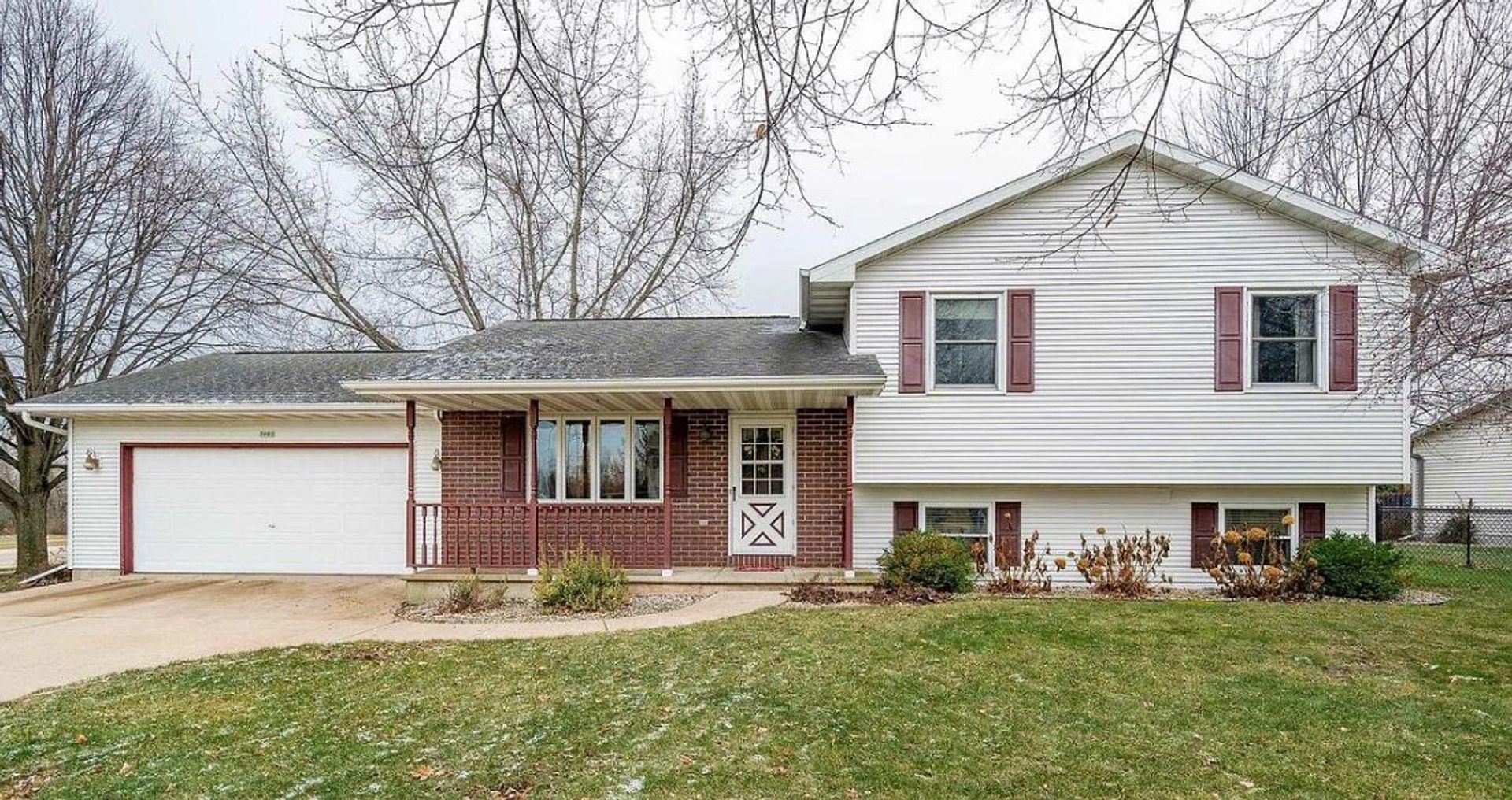 Oshkosh House: 2801 Ruschfield Drive