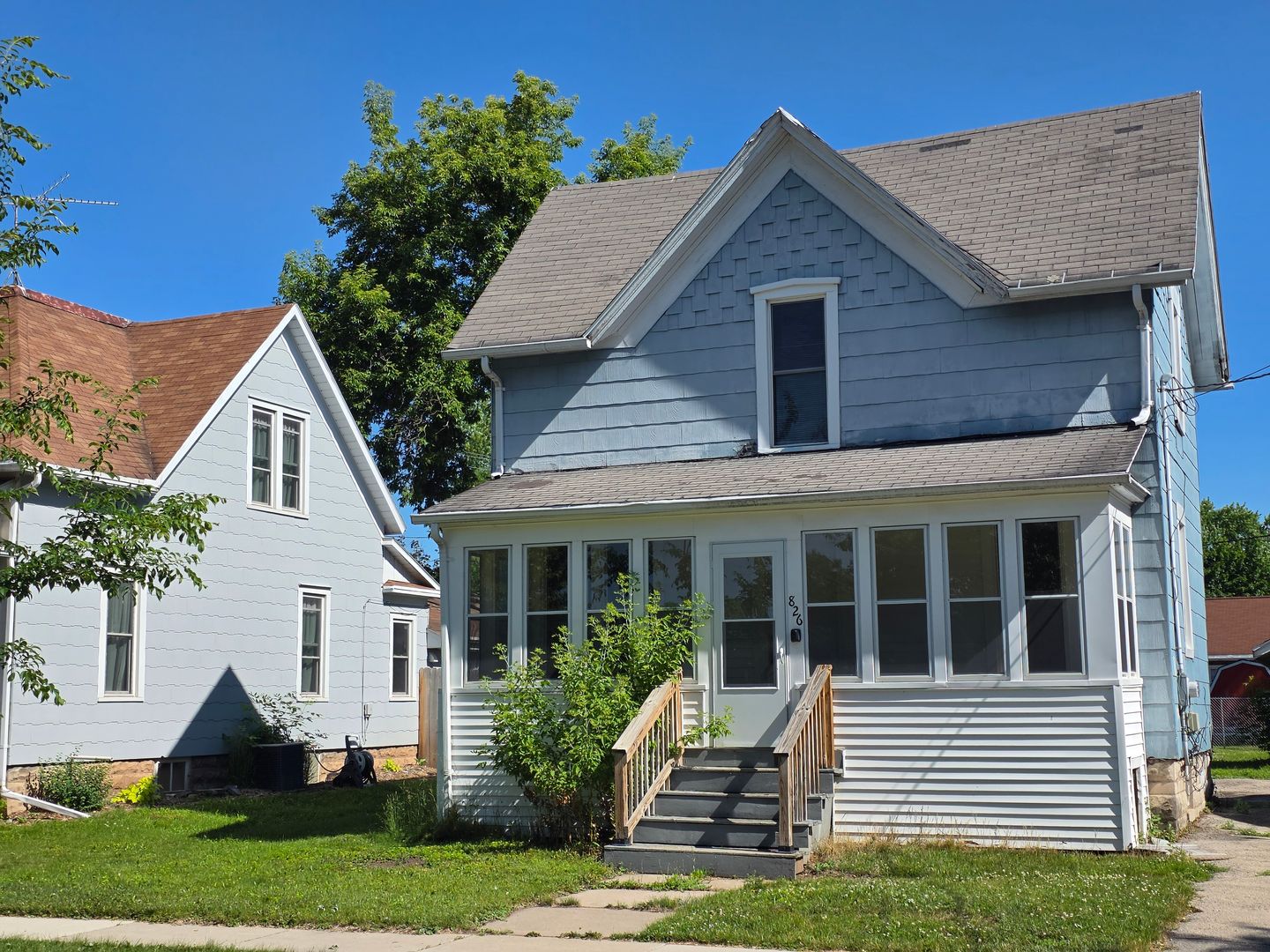 Appleton House: 826 W Elsie Street