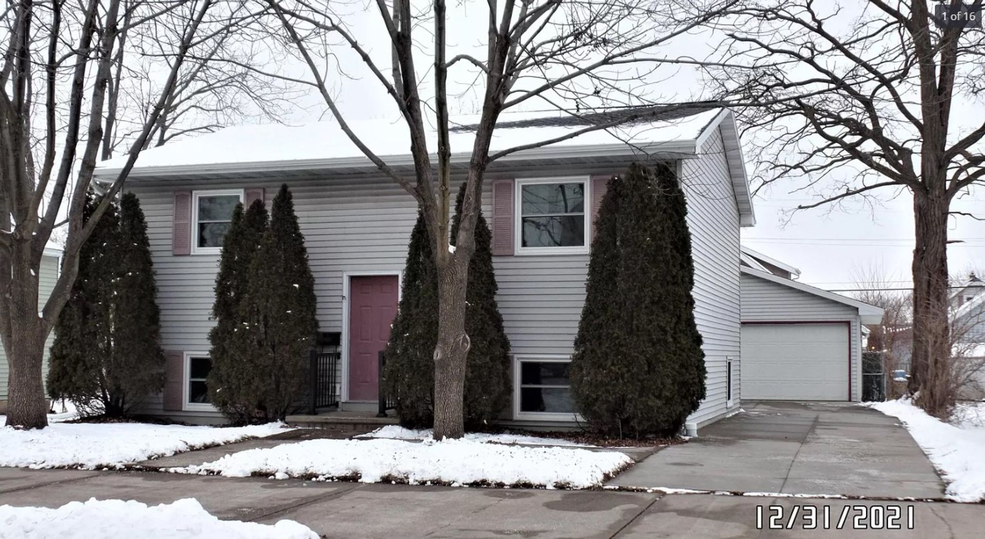 Oshkosh House: 406 W 7th Avenue