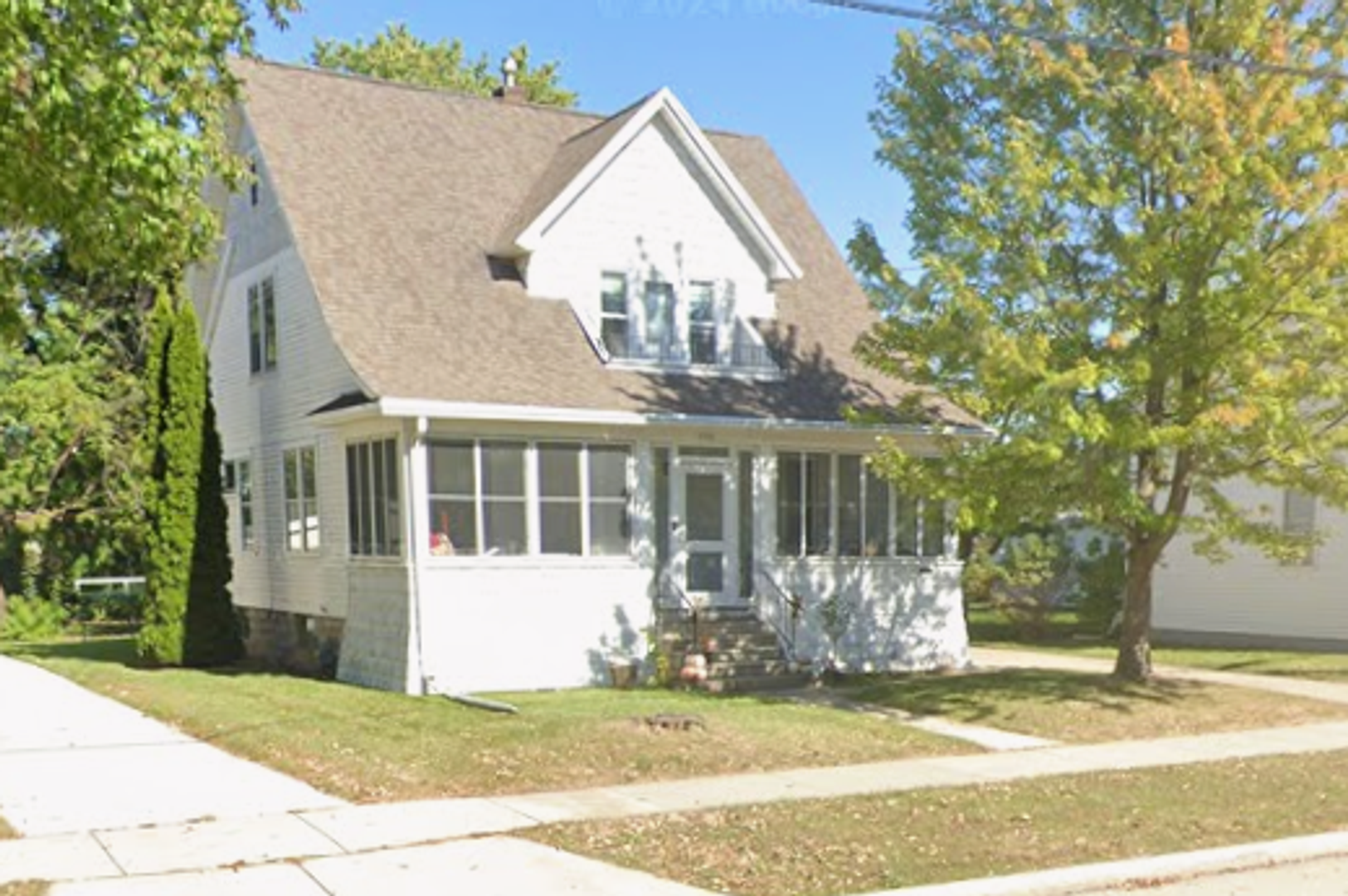 Oshkosh House: 1350 Winnebago Avenue