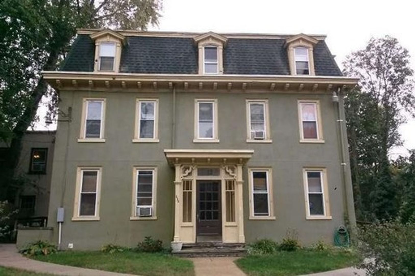 Philadelphia Apartment: 112 E Mount Airy Ave