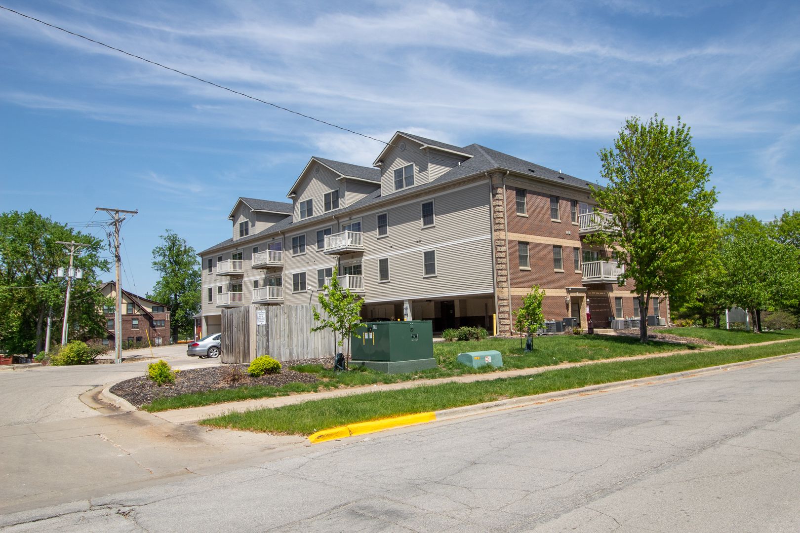 Ames Apartment: 121 Beach Ave