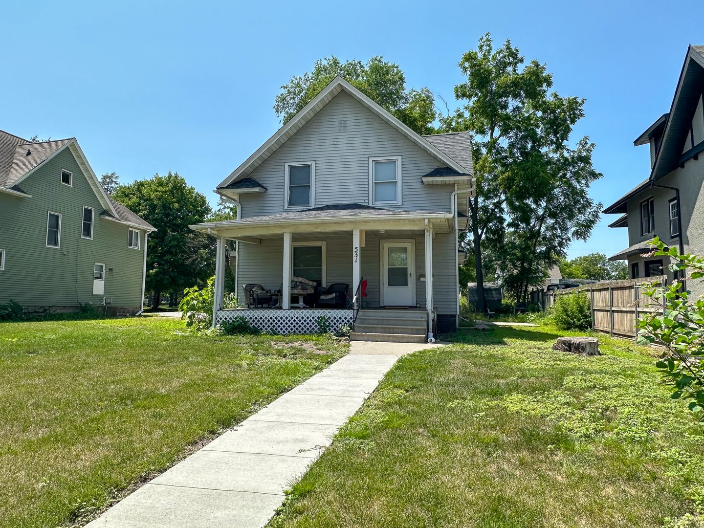 Ames House: 531 Welch Ave