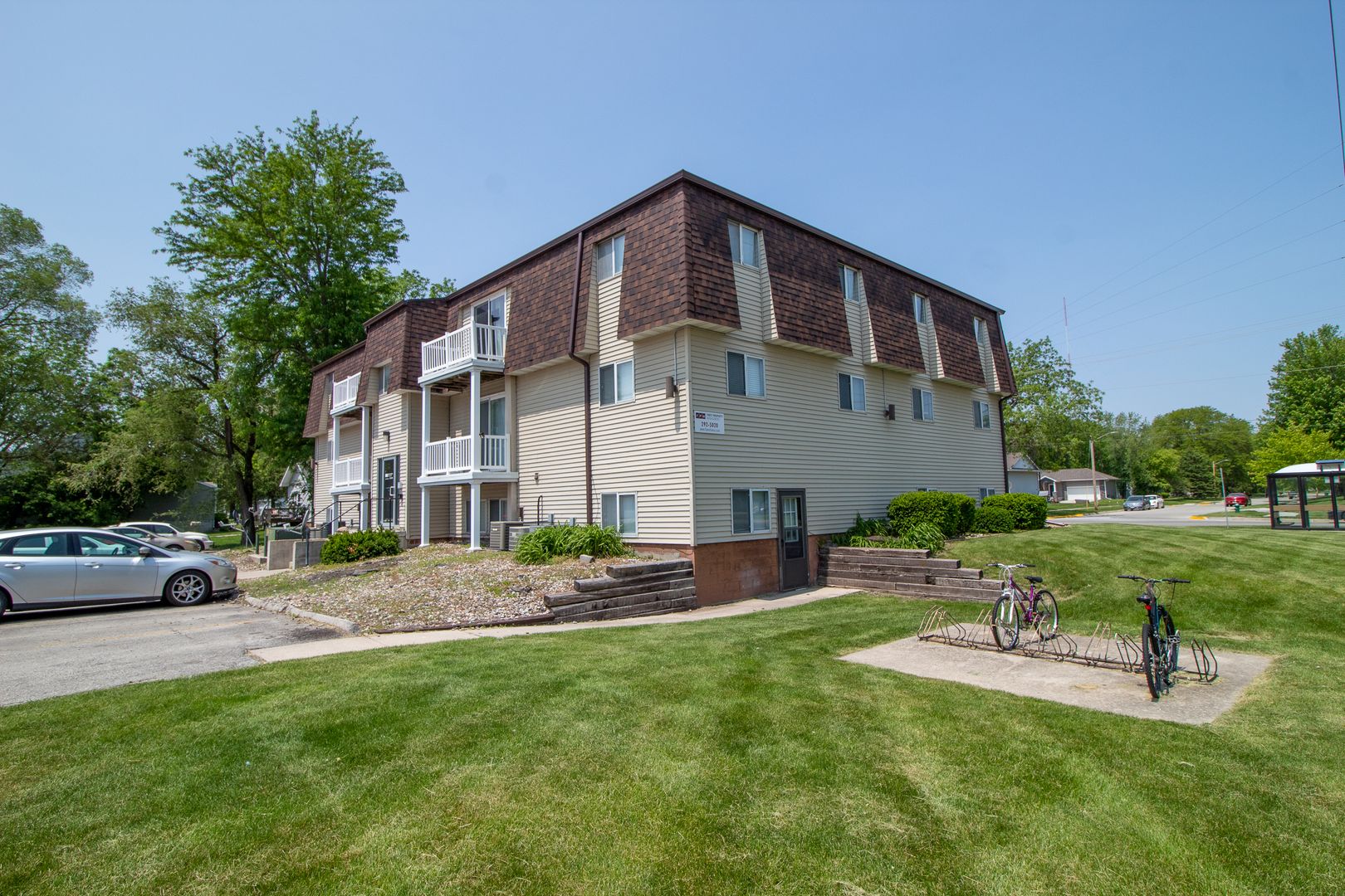 Ames Apartment: 4606 Ontario St
