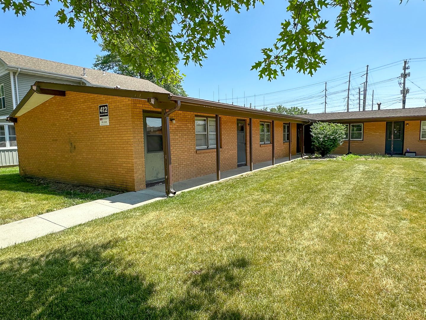 Ames Apartment: 412 E 6th St