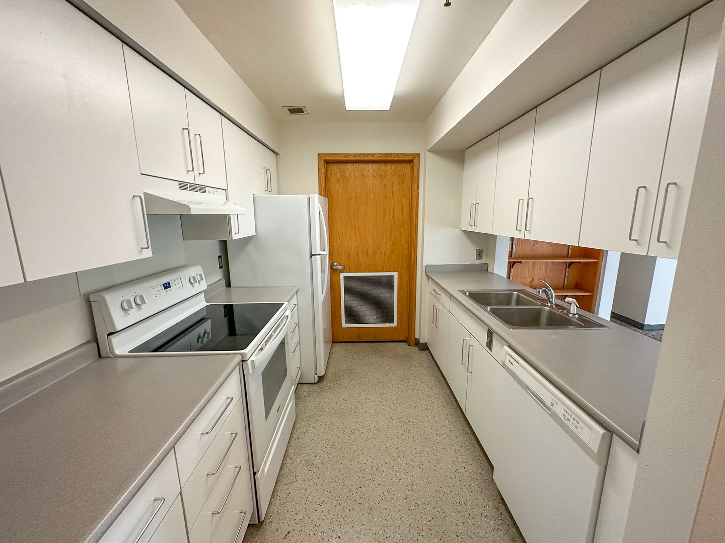 Ames Apartment: 245 N Hyland Ave