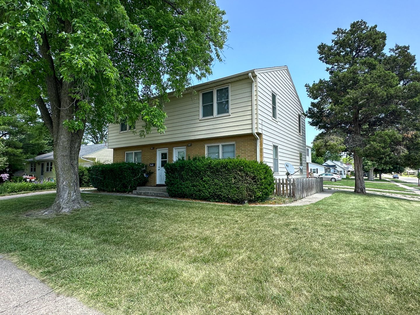 Ames House: 2004 Kellogg Ave