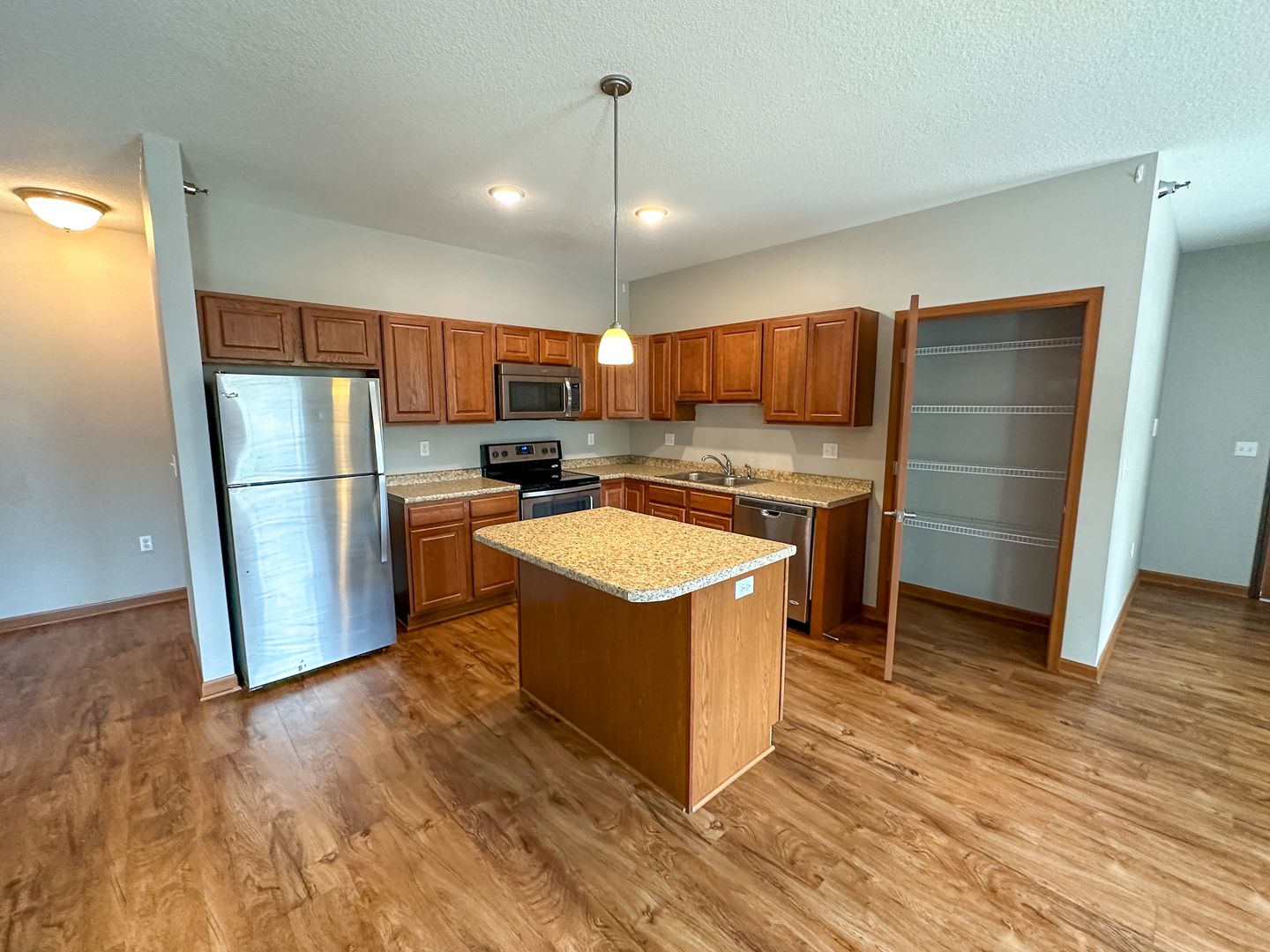 Ames Apartment: 135 Campus