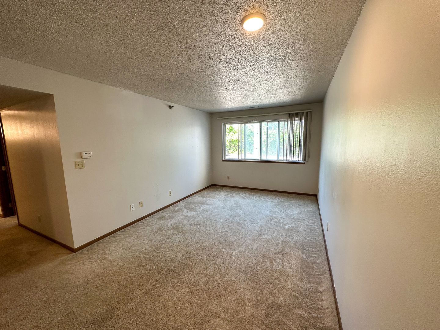 Ames Apartment: 225 N Hyland Ave