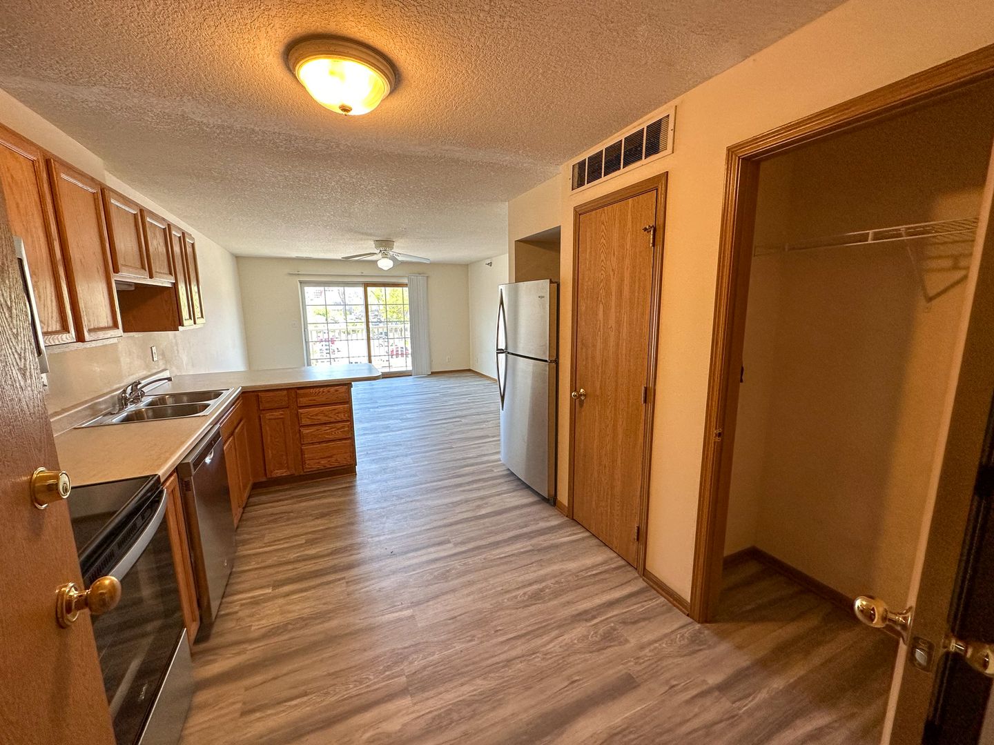 Ames Apartment: 121 Beach Ave