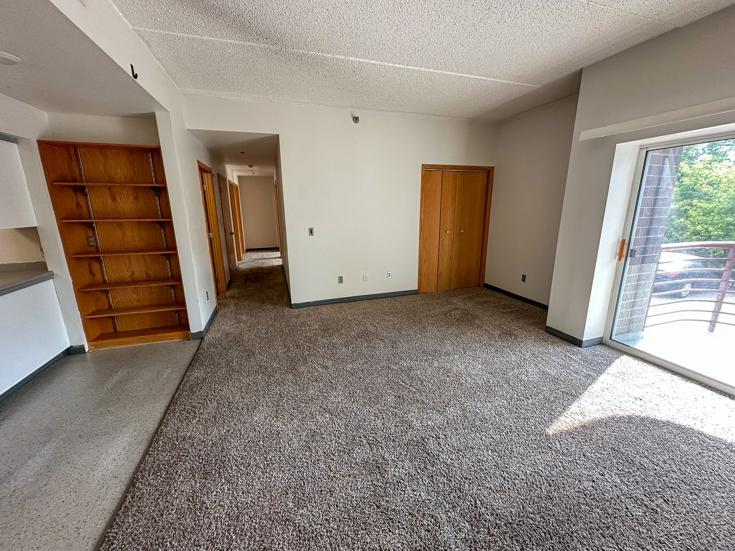Ames Apartment: 245 N Hyland Ave