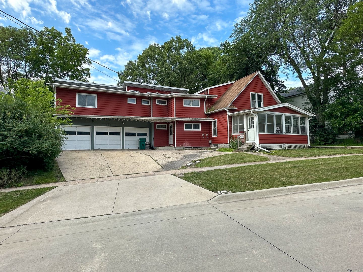 Ames Apartment: 3014 Woodland St