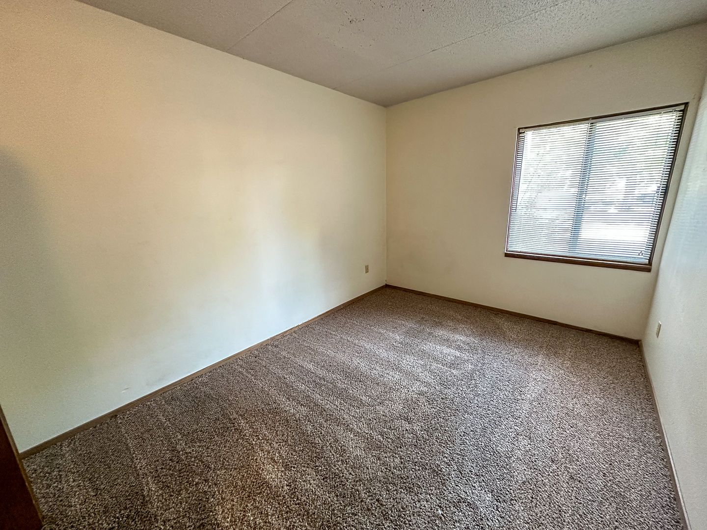 246 N Hyland Ave 4 of 12