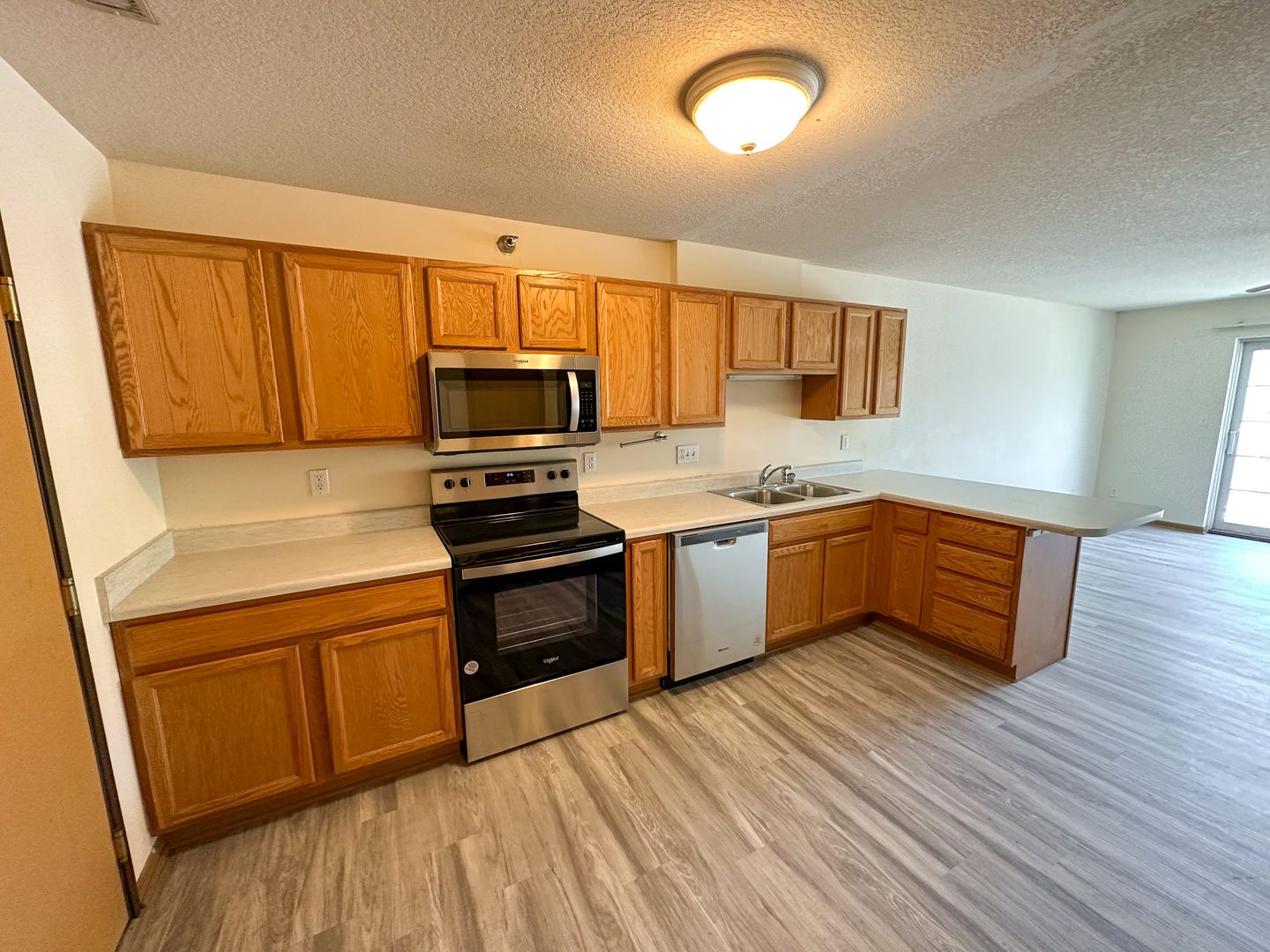 Ames Apartment: 121 Beach Ave