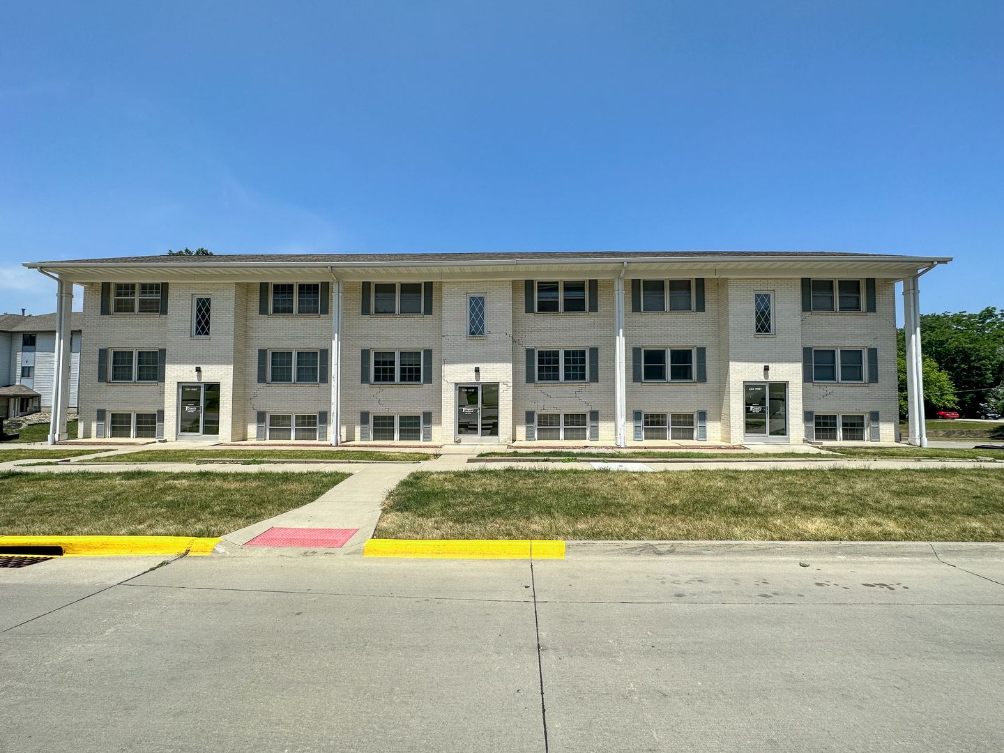 Ames Apartment: 2933 West St