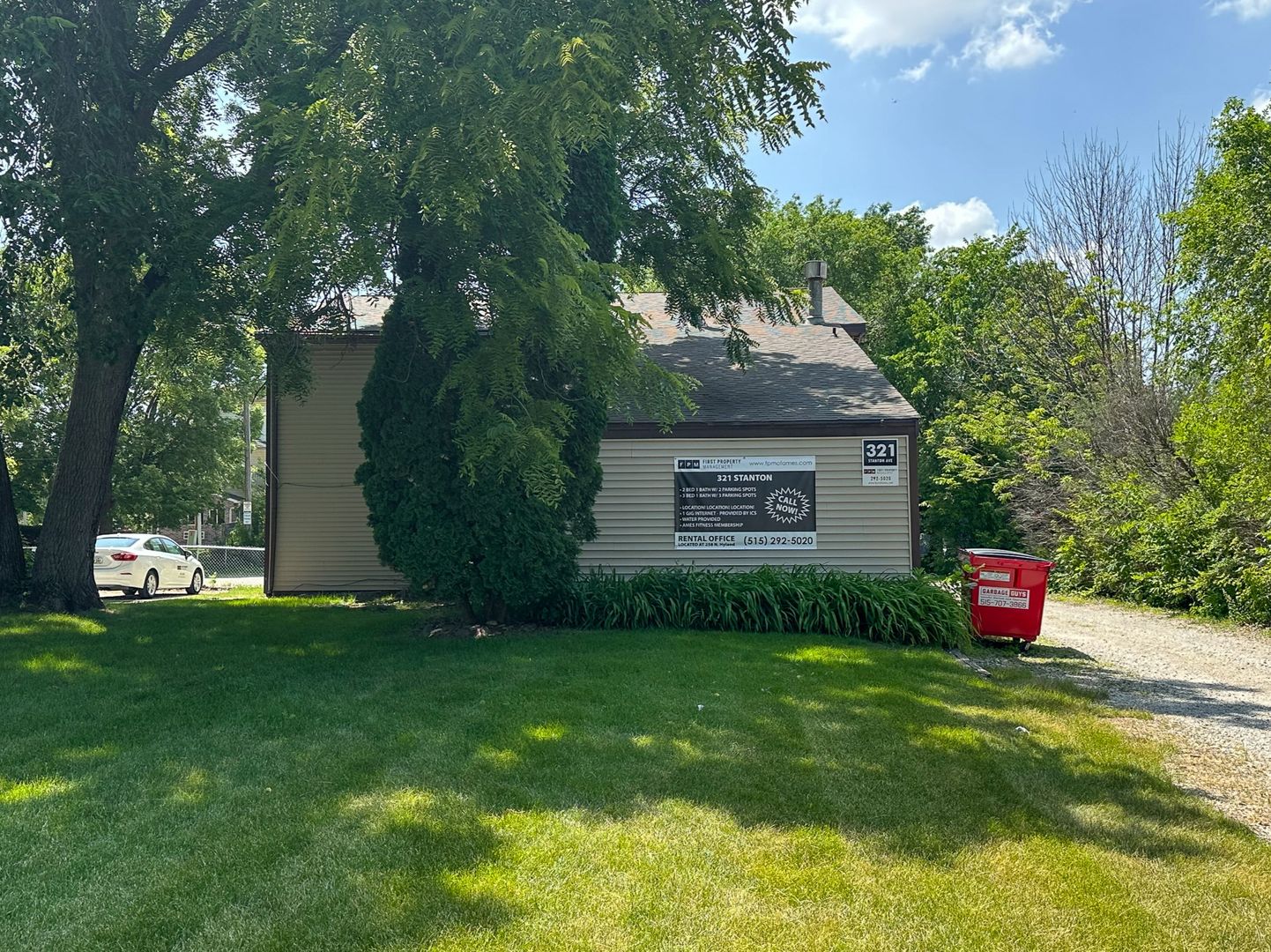 Ames Apartment: 321 Stanton Ave