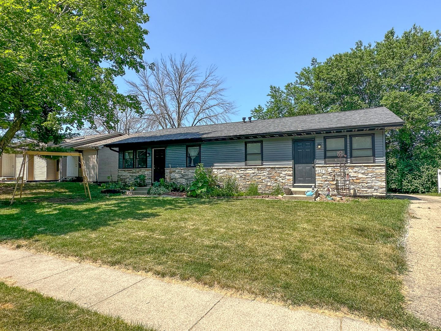 Ames House: 1317 Woodstock Ave