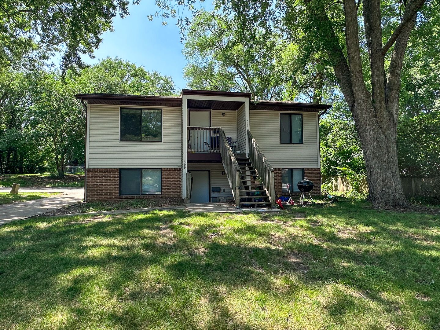 Ames House: 309 S. Franklin Ave