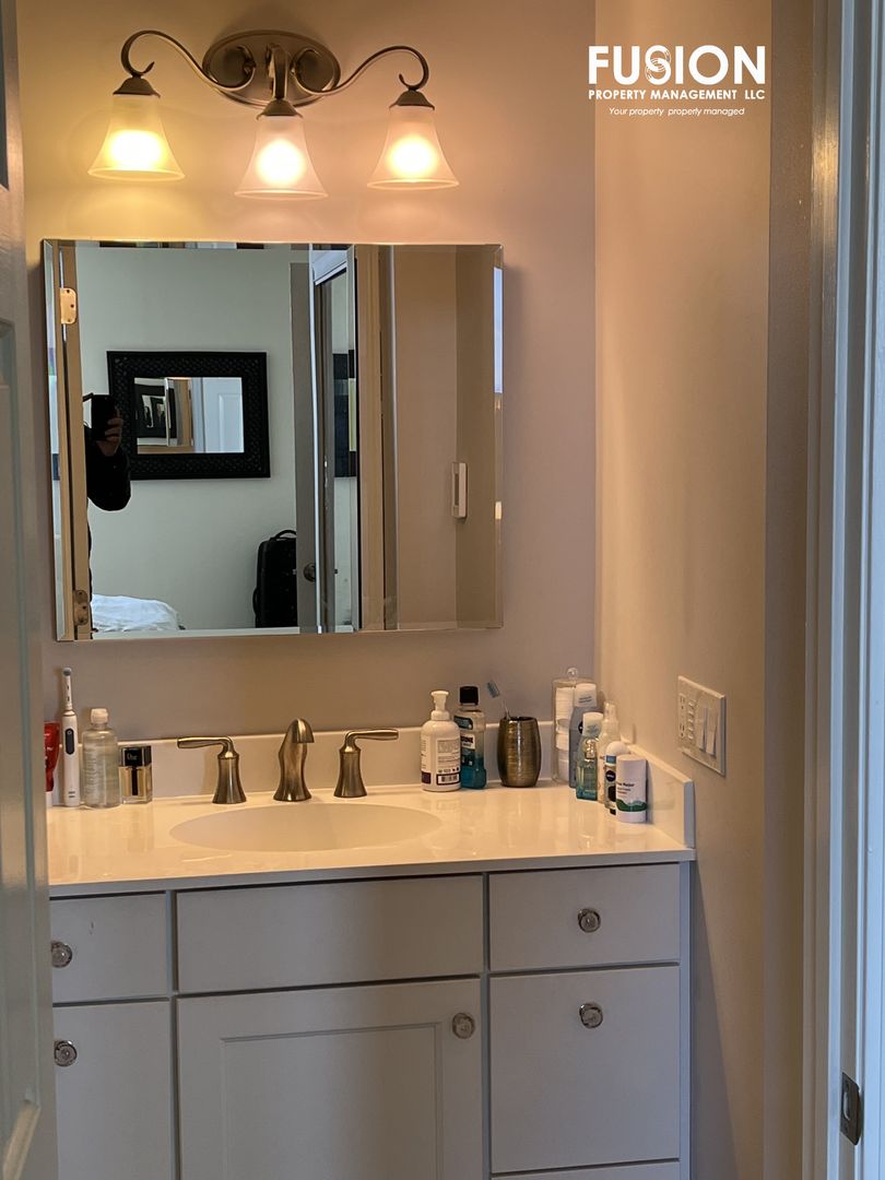 Burlington House: 131 Main Street - 405