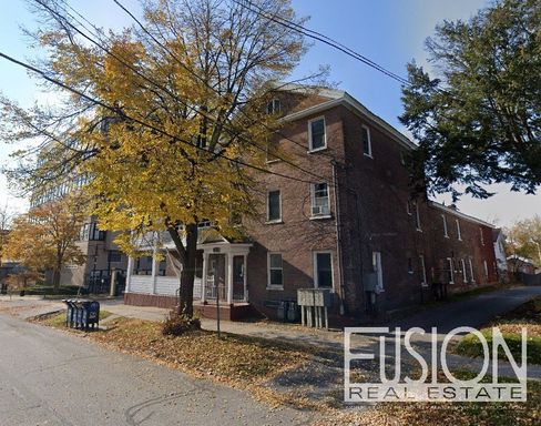 Bright 1 Bedroom with Large Porch - Steps from Church Street with HEAT Included! – photo 1