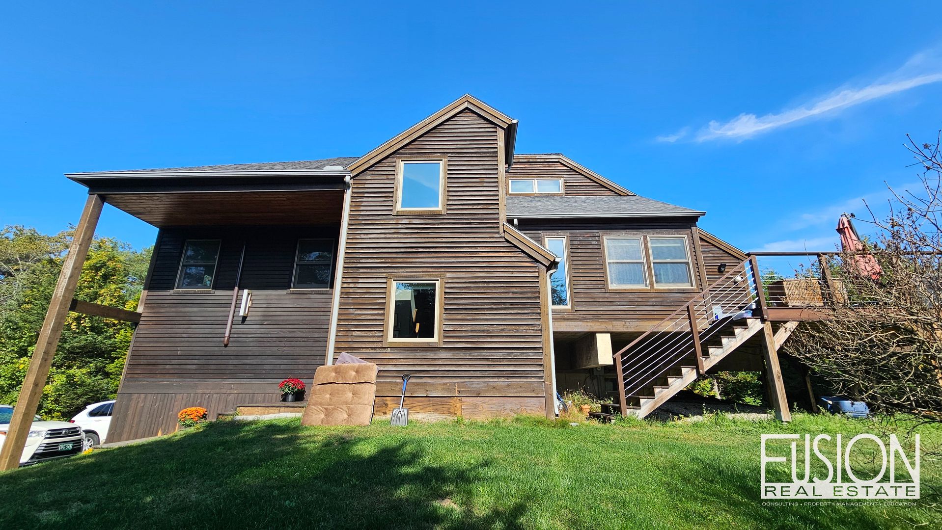 Grand Isle House: 45 Town Line Road