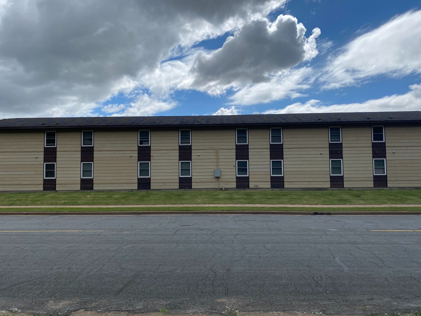 Eau Claire Apartment: 3621 Fairfax St