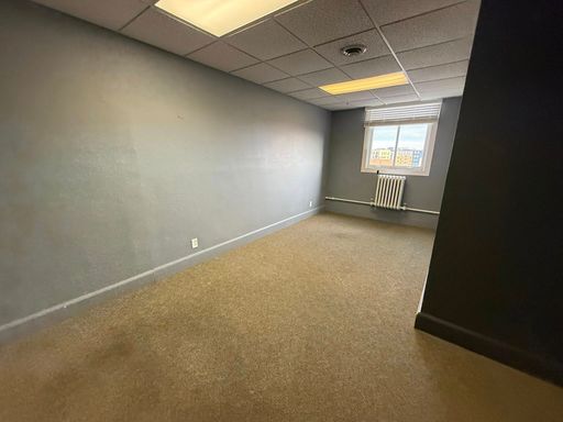 Flexible Top-Floor Office Suite with Reception, Water Access, & Seamless Room to Expand – photo 1