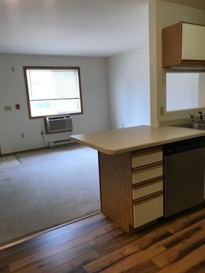 1 Bedroom Apartment i - Only $690/month!