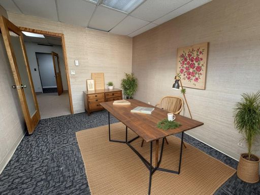 Large Office w/ Large Waiting Area