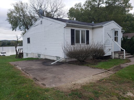 Bayfront 2 bed House with Huge Yard in July – photo 1