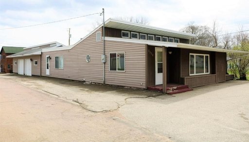 PRIME LOCATION Bayview Commercial Bldg – photo 1