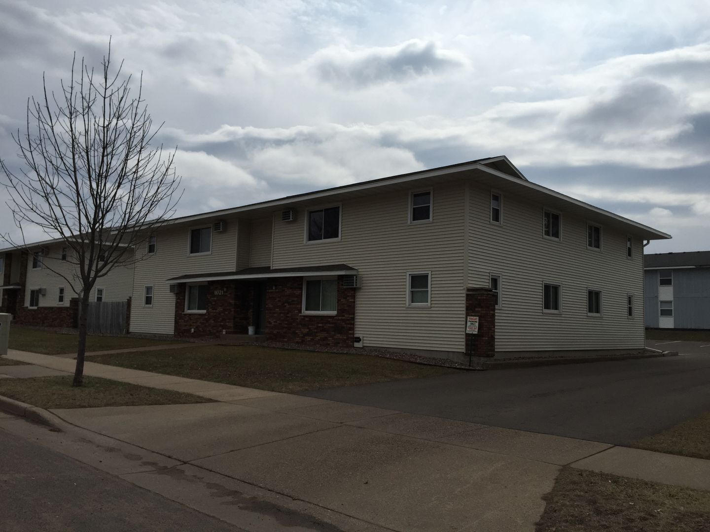 Eau Claire Apartment: 1021 Imperial