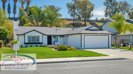 Beautiful 4 Bedroom Available in Oceanside – photo 1