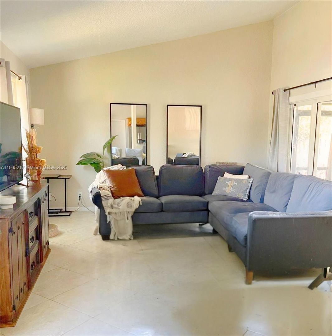 SUNRISE House: 15916 E WIND CIR