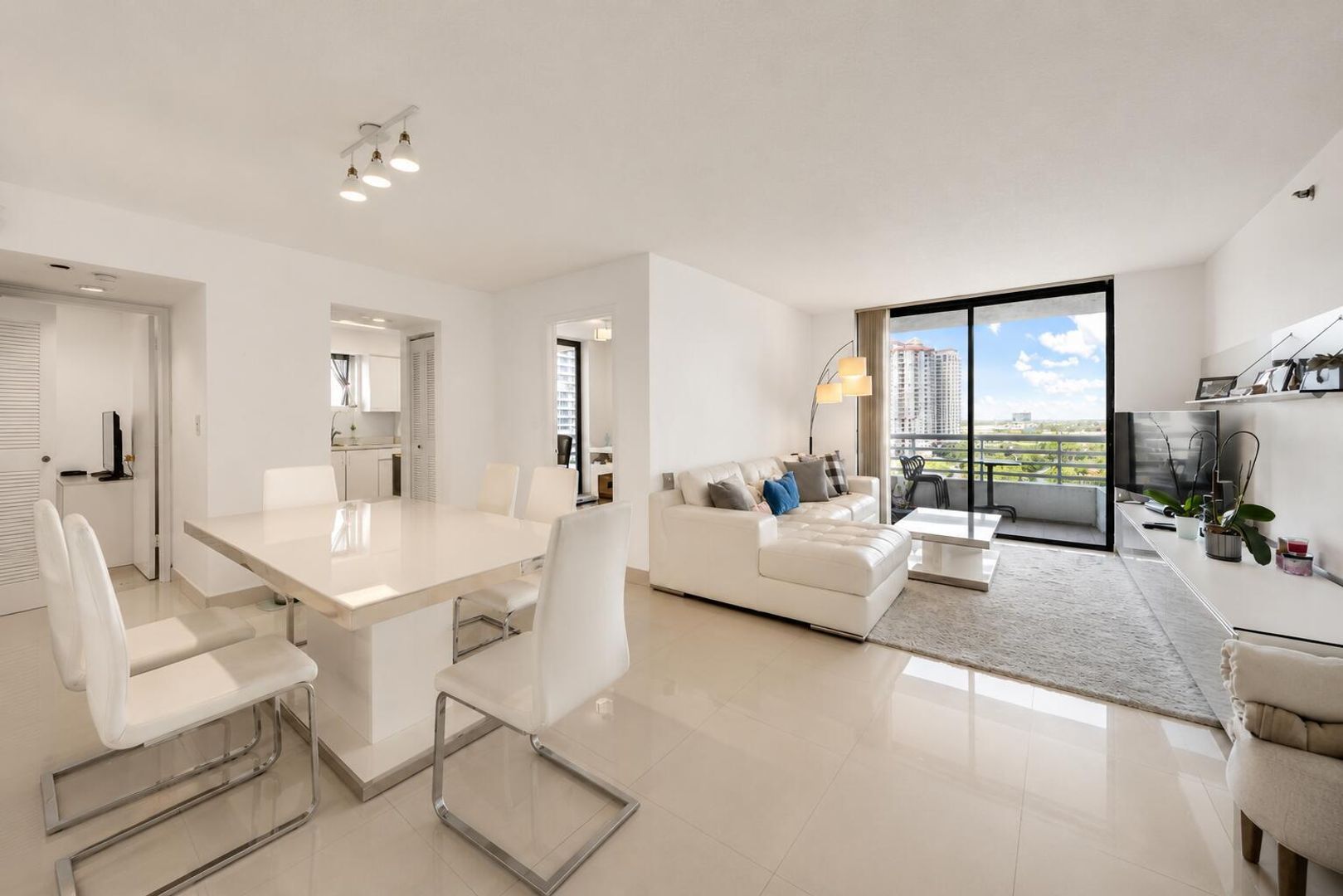 AVENTURA House: 3300 NE 192ND ST #UNIT 1201