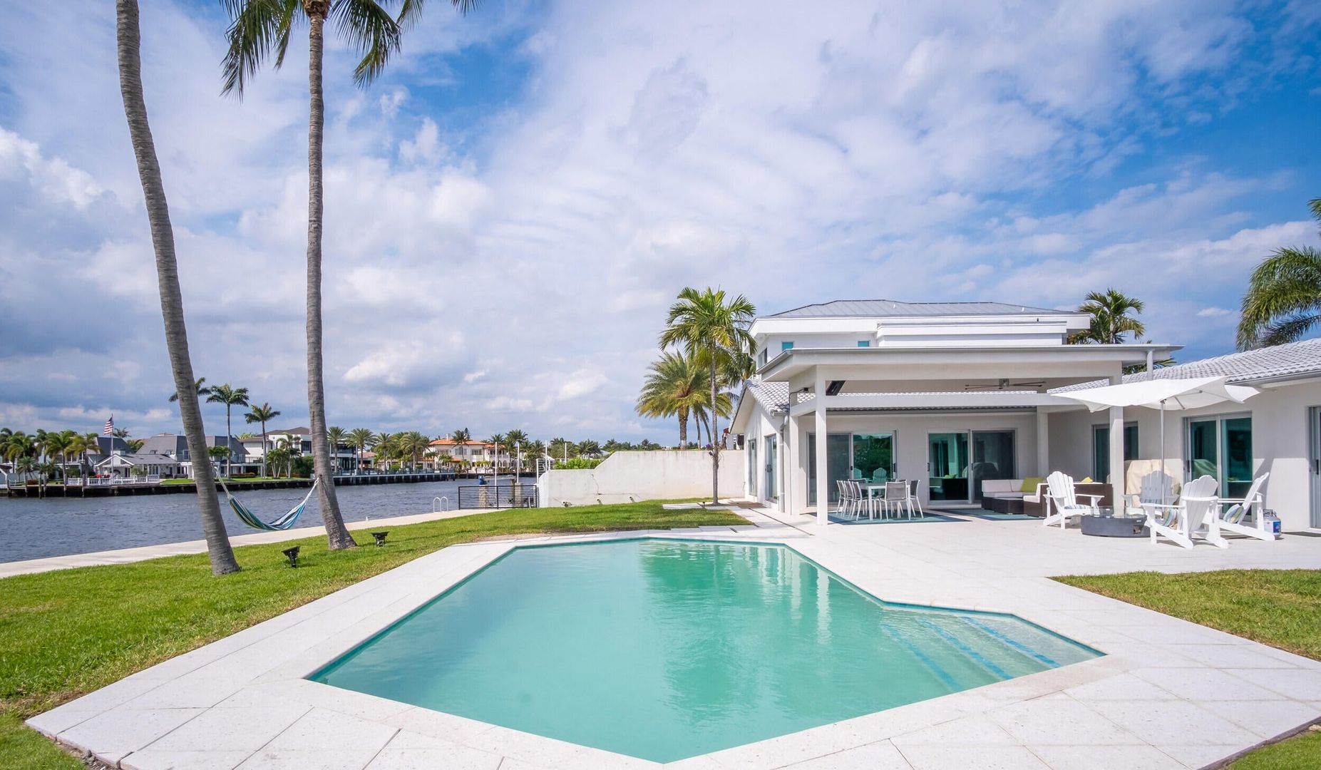 FORT LAUDERDALE House: 35 CASTLE HARBOR ISLE