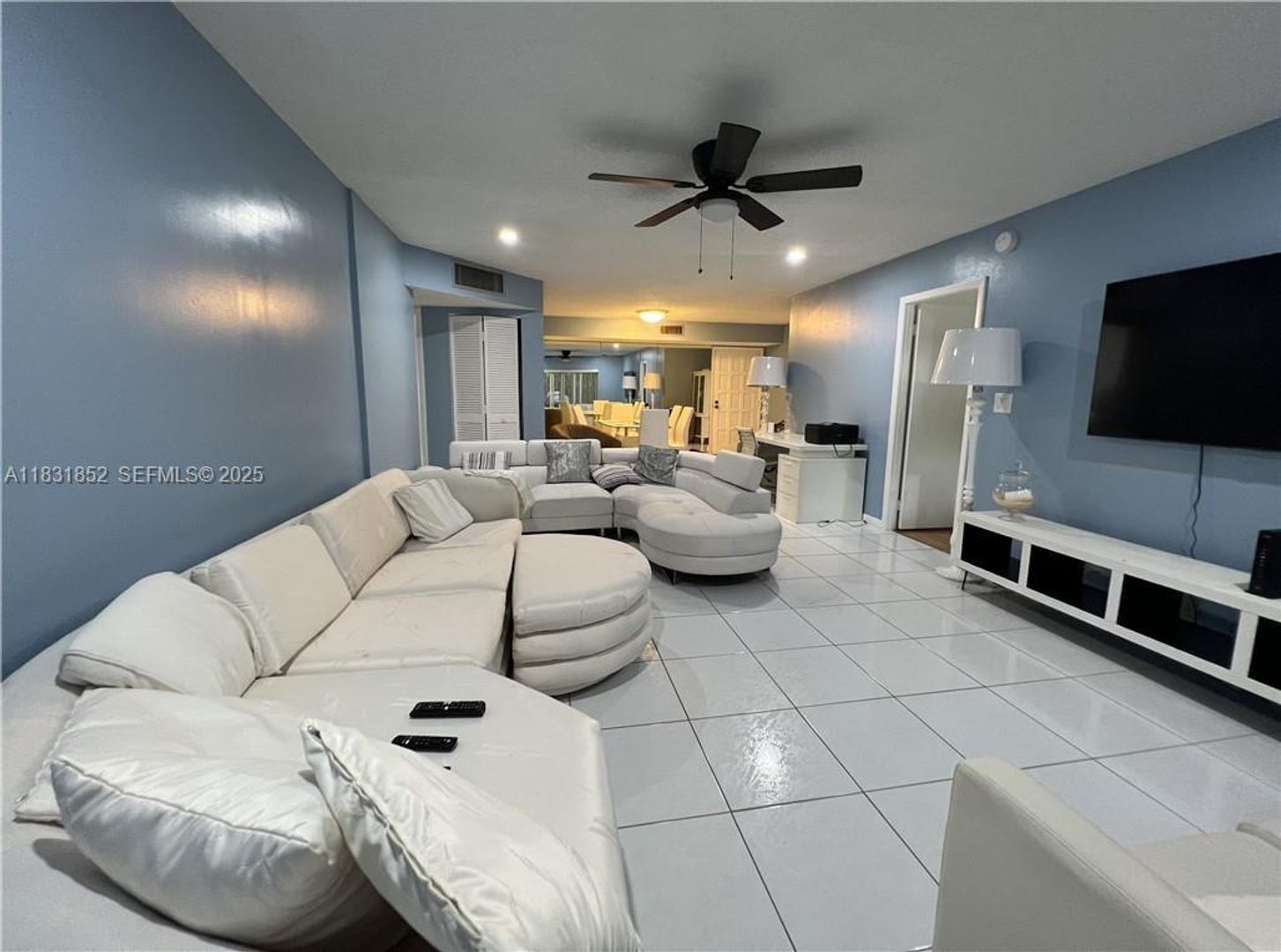 LAUDERHILL House: 6101 N FALLS CIR DR APT #107