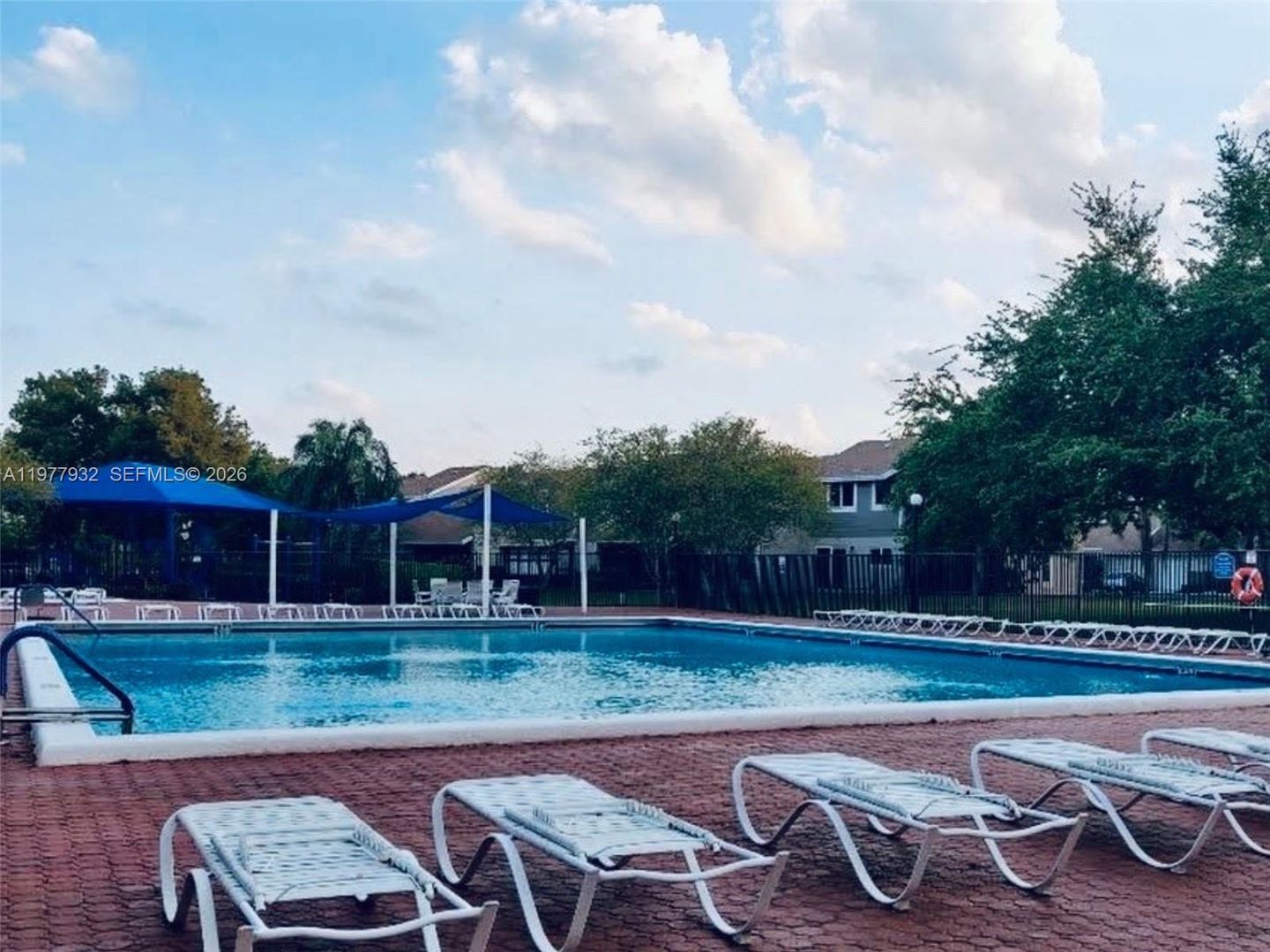 SUNRISE House: 614 WOODGATE CIR