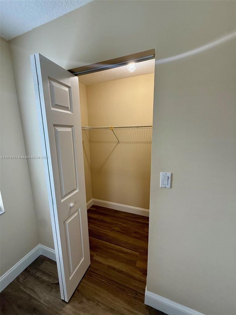 COOPER CITY House: 11561 SW 51ST ST