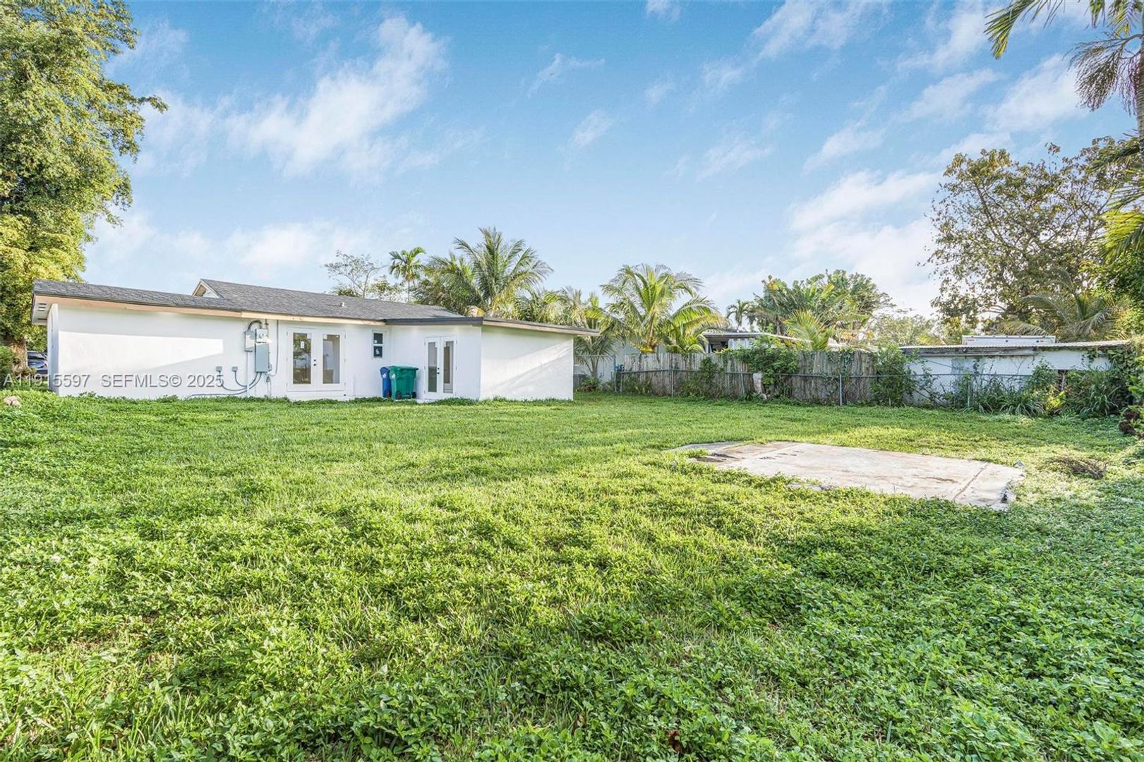 MIAMI House: 216 NE 160TH ST
