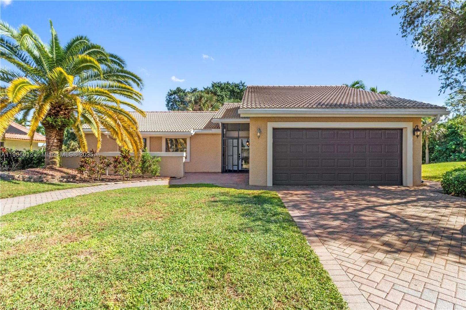 BOCA RATON House: 21344 ESCONDIDO WAY S