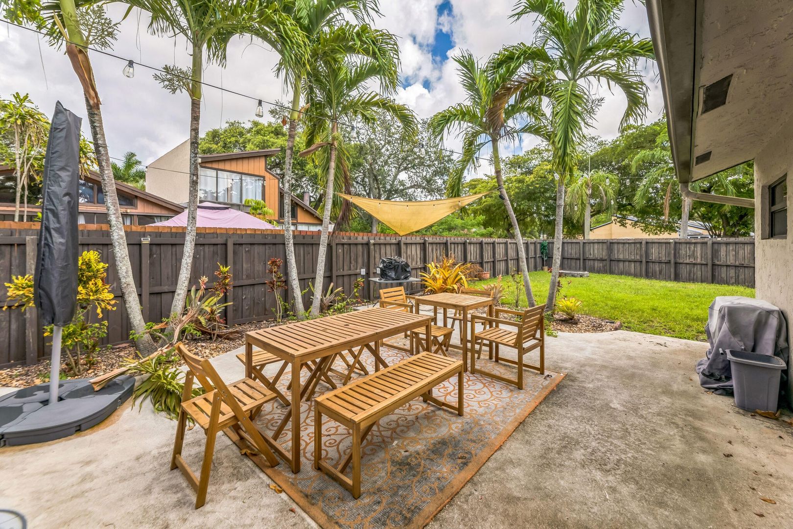 FORT LAUDERDALE House: 2924 NW 69TH CT